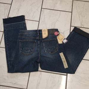 Silver high raise izzy jeans. Wide leg crop. 26/26